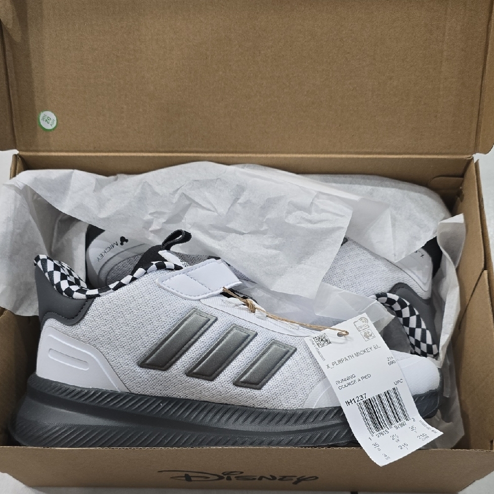NWT Adidas Disney Kids Sneaker